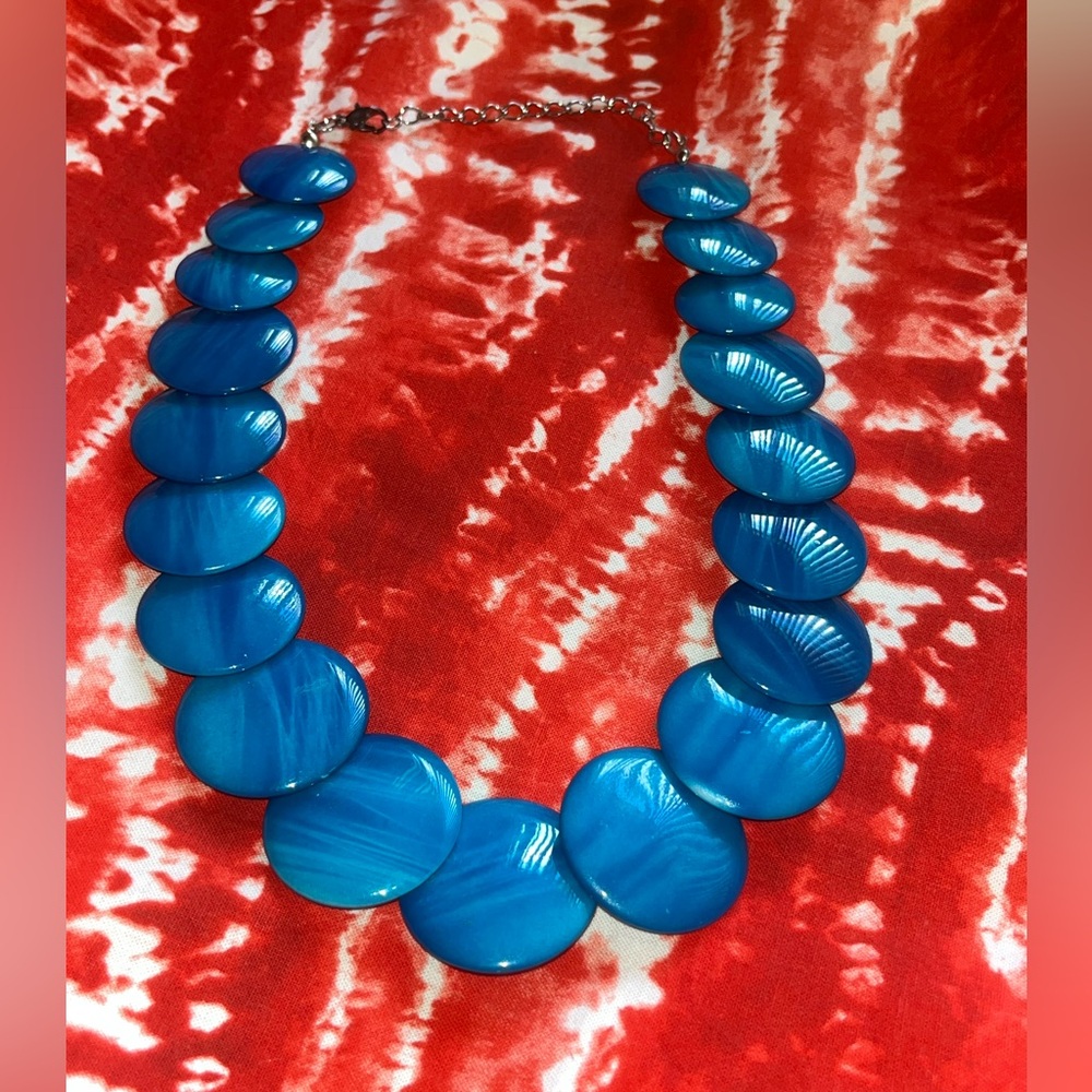 Modern Shell Necklace - Picture 6 of 12